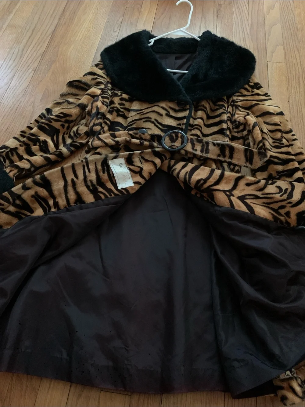 Vintage Faux Fur Tiger-Print Trench Coat with Black Faux Fur Trim 1950s - Picture 15 of 16